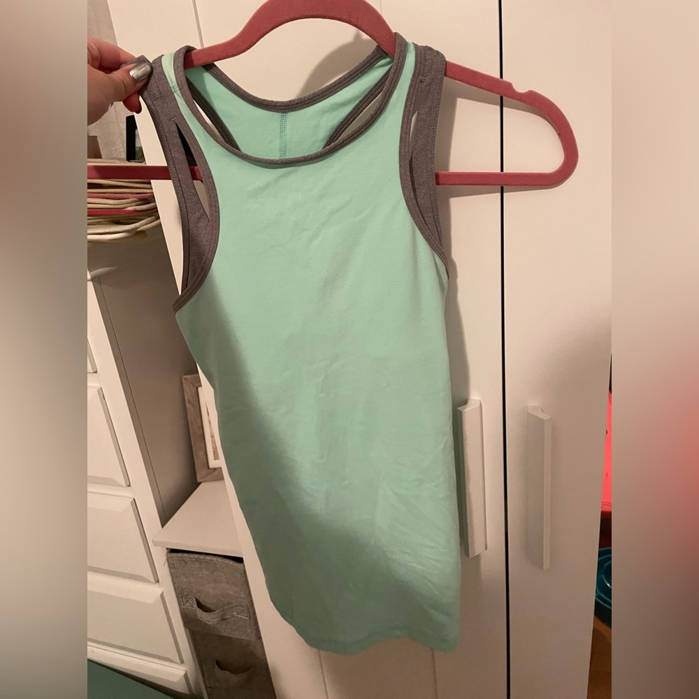 Lululemon razorback tank